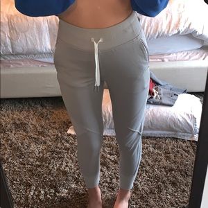 NEVER WORN LULULEMON JOGGERS
